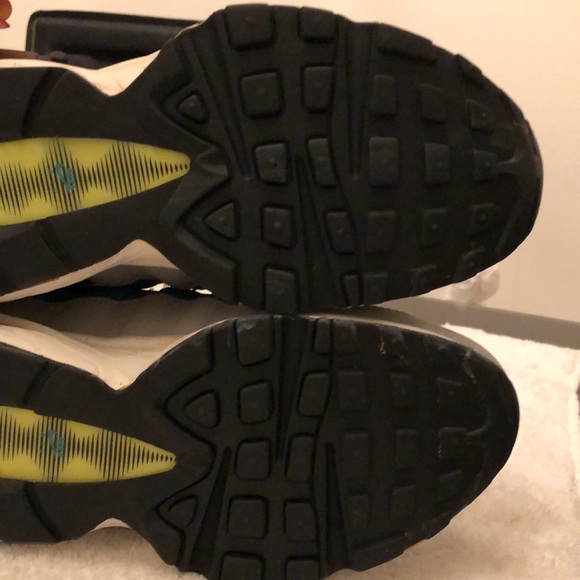 NIKE AIR MAX RUNNING SNEAKERS MENS-BOYS SIZE 5.5Y WOMENS SIZE 7.5 - Picture 15 of 16